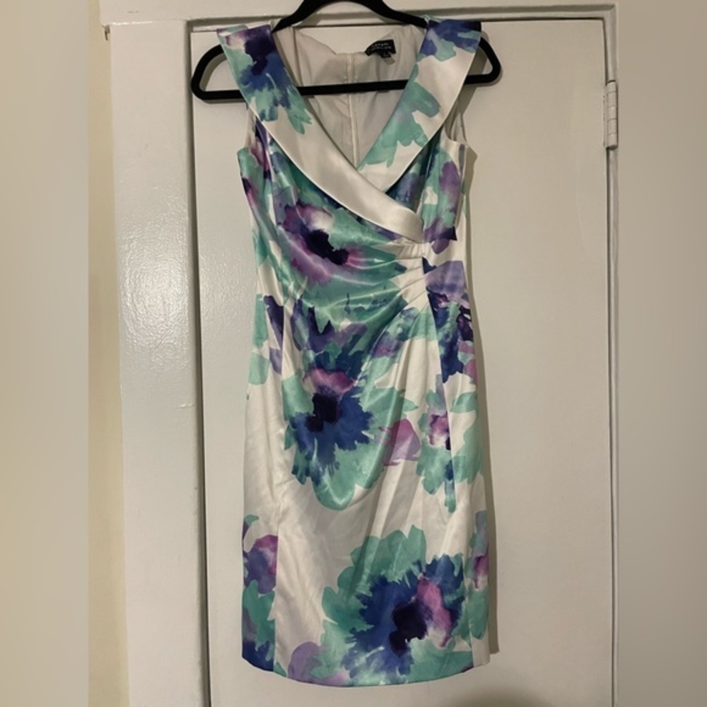 Tahari Floral MIDI Dress Size 2‎
